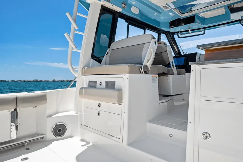 Slide: The Image of Boston Whaler 365 Conquest 2025 - 63