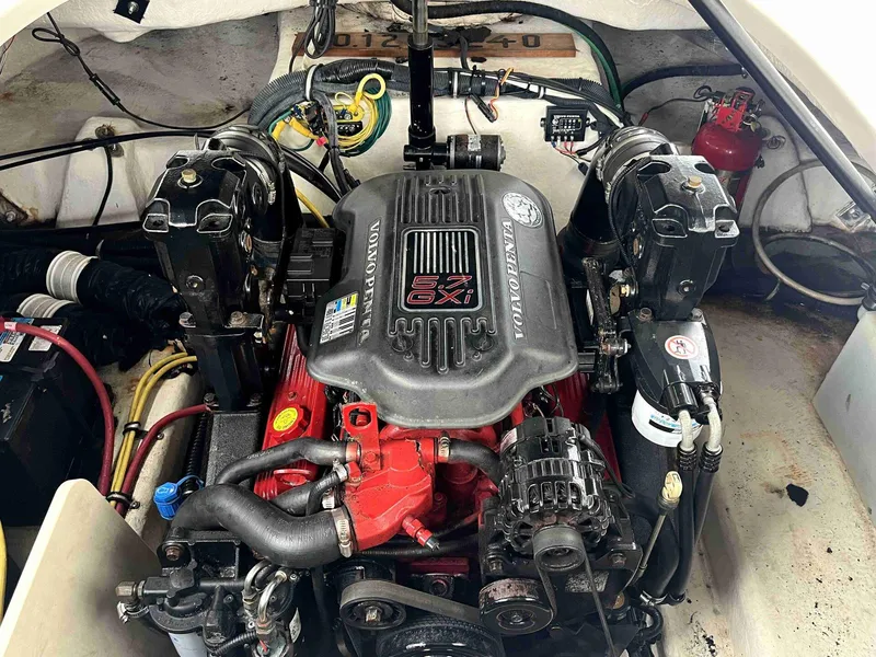 Slide: The Image of 2007 Chaparral 275 SSi engine compartment with Volvo Penta 8.1 GXI engine. - 45