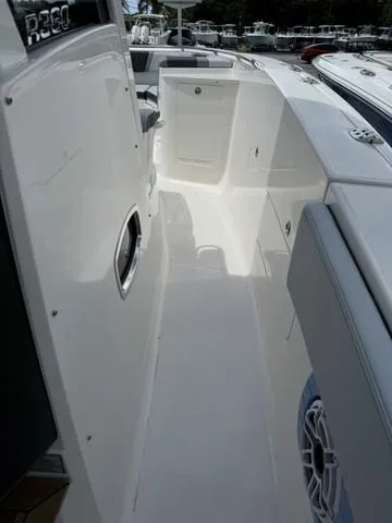 Slide: The Image of Robalo R360 Center Console 2025 - 31