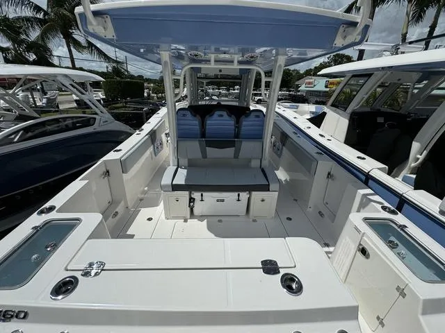 Slide: The Image of Robalo R360 Center Console 2025 - 5