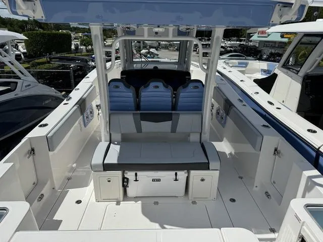 Slide: The Image of Robalo R360 Center Console 2025 - 6