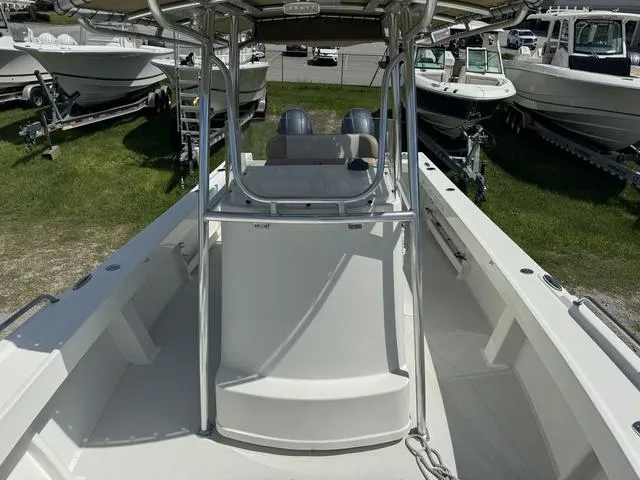Slide: The Image of Parker Marine 2501 Center Console 2018 - 4