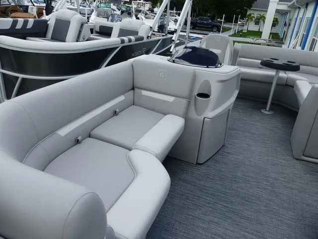 Slide: The Image of Godfrey EX 1680 CX 2025 - 10