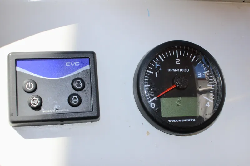 Slide: The Image of Volvo Penta EVC control panel and tachometer on Custom Gartside Jespersen 40, 2012 model. - 32