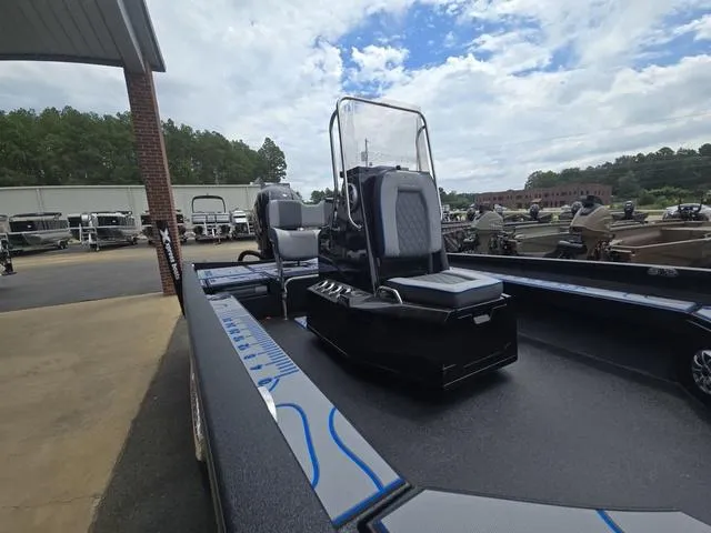 Slide: The Image of Xpress H24B 2025 - 19