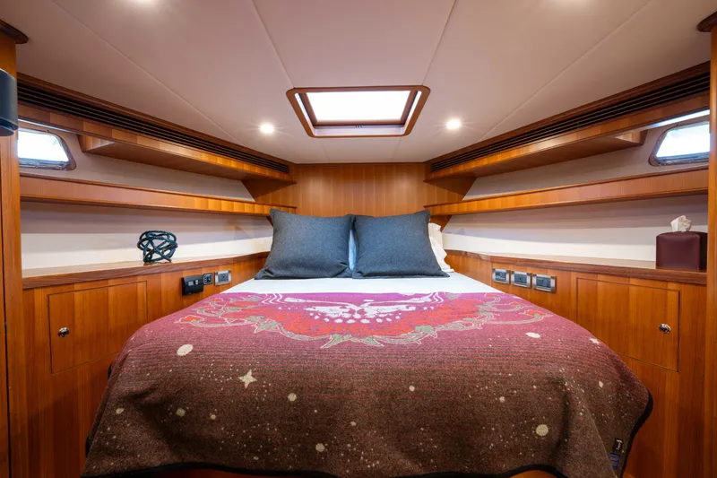 Slide: The Image of Outer Reef 720 Motoryacht 2022 - 53