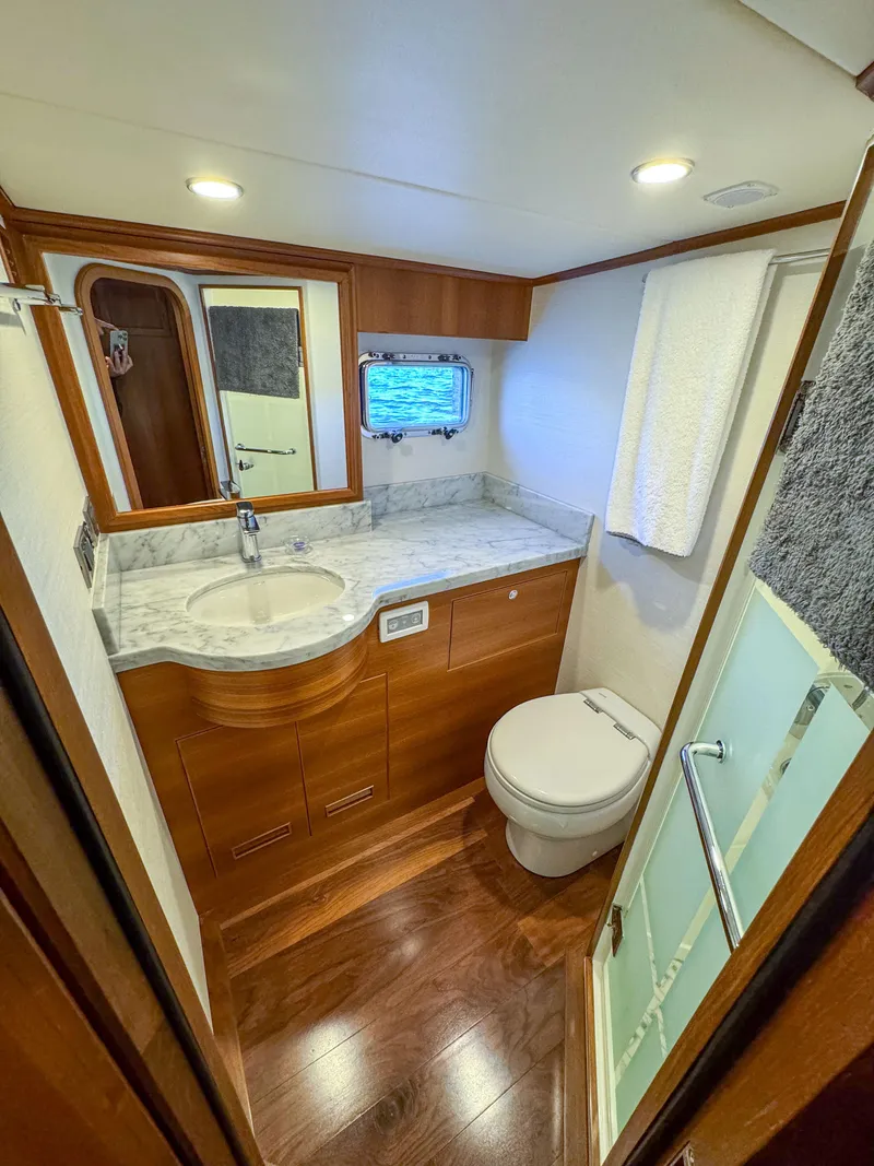 Slide: The Image of Outer Reef 720 Motoryacht 2022 - 55