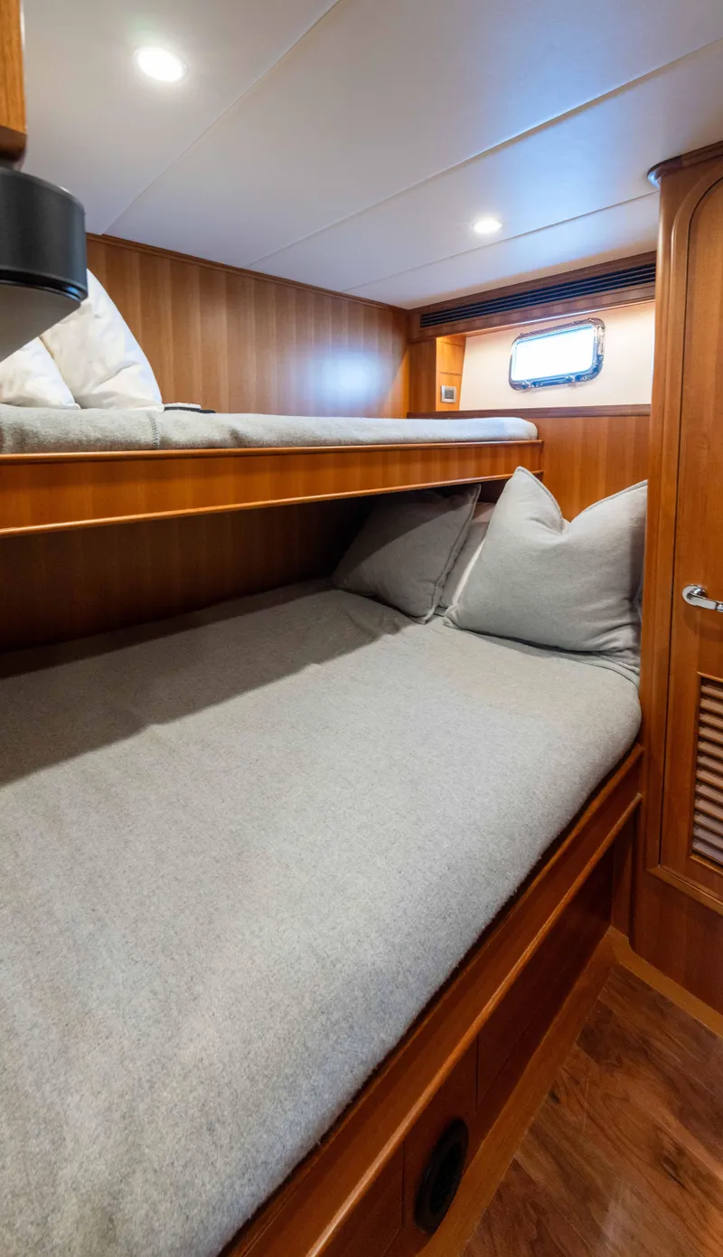 Slide: The Image of Outer Reef 720 Motoryacht 2022 - 57