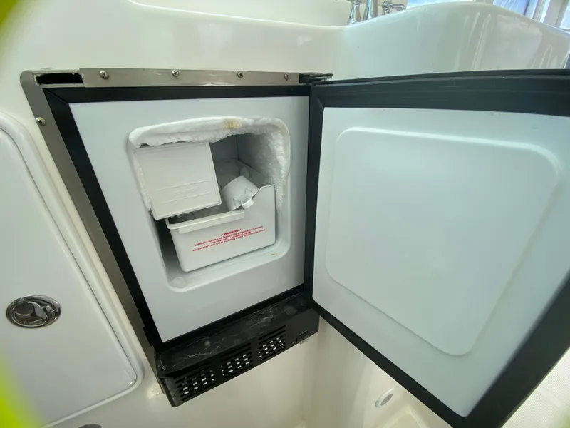 Slide: The Image of Open freezer compartment on 2007 Manta 44 Power Cat yacht. - 33