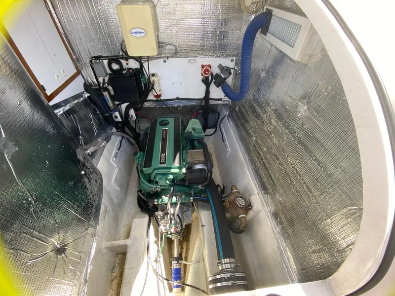 Slide: The Image of Manta 44 Power Cat 2007 - 51