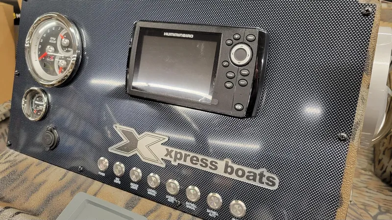 Slide: The Image of Dashboard of 2025 Xpress H22 Bay boat with Yamaha Vmax 175 SHO. - 12