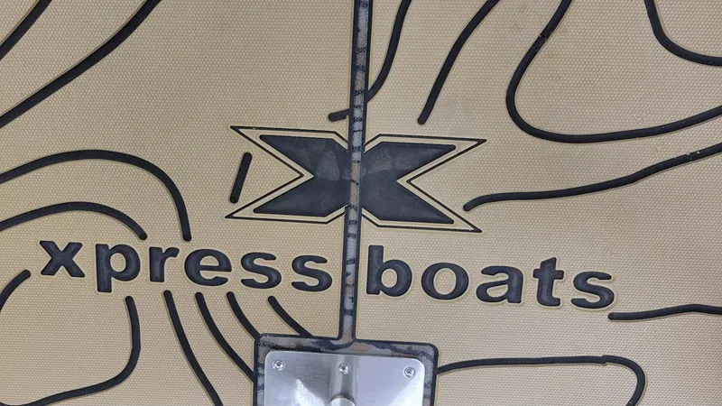 Slide: The Image of Xpress Boats logo on 2025 H22 Bay with Yamaha Vmax 175 SHO. - 18