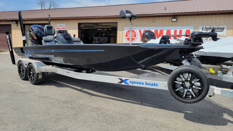 Slide: The Image of 2025 Xpress X21 Pro Bass LE with Yamaha Vmax 250 on trailer, in stock. - 14
