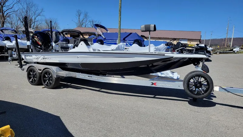 Slide: The Image of 2025 Xpress X21 Pro Bass LE boat with Yamaha Vmax 250, on trailer, in stock. - 14