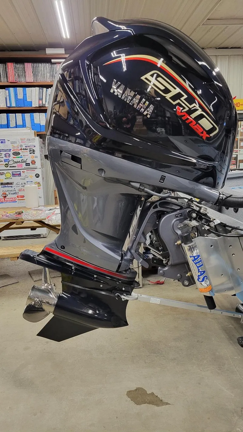 Slide: The Image of 2025 Xpress H22 Bay with Yamaha Vmax 200 SHO outboard engine in stock. - 17