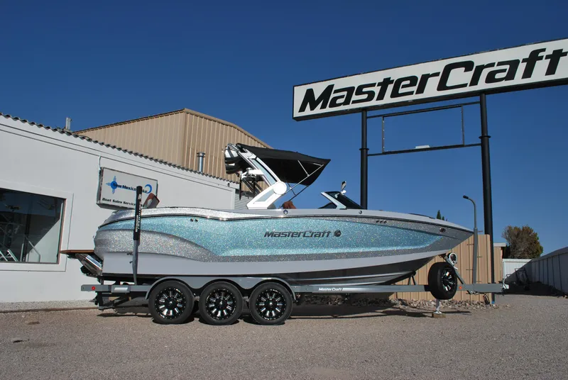 Slide: The Image of MasterCraft X24 2022 - 0
