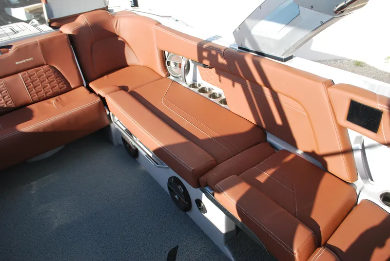 Slide: The Image of MasterCraft X24 2022 - 10