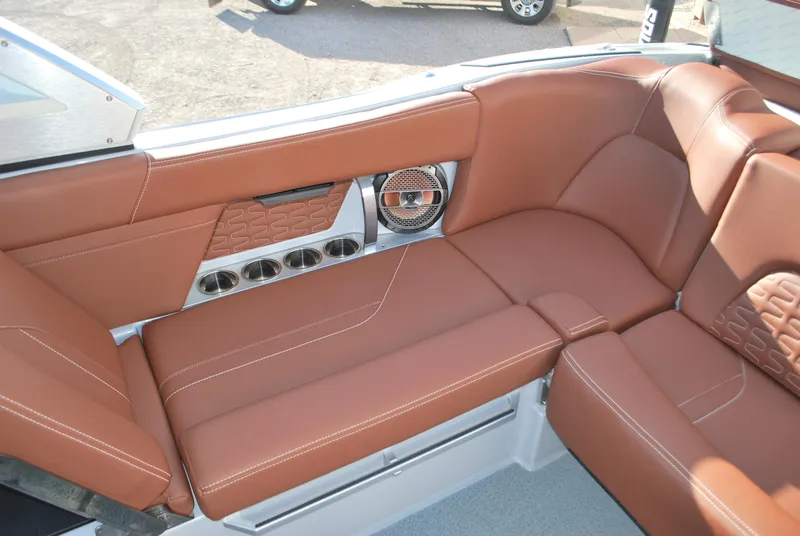 Slide: The Image of MasterCraft X24 2022 - 12