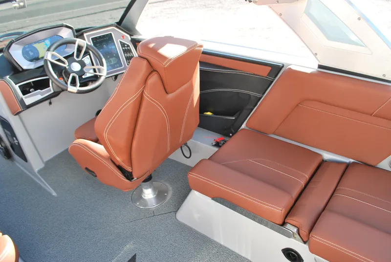 Slide: The Image of MasterCraft X24 2022 - 14