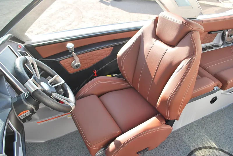 Slide: The Image of MasterCraft X24 2022 - 16