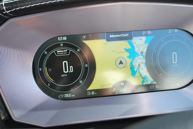 Slide: The Image of MasterCraft X24 2022 - 17