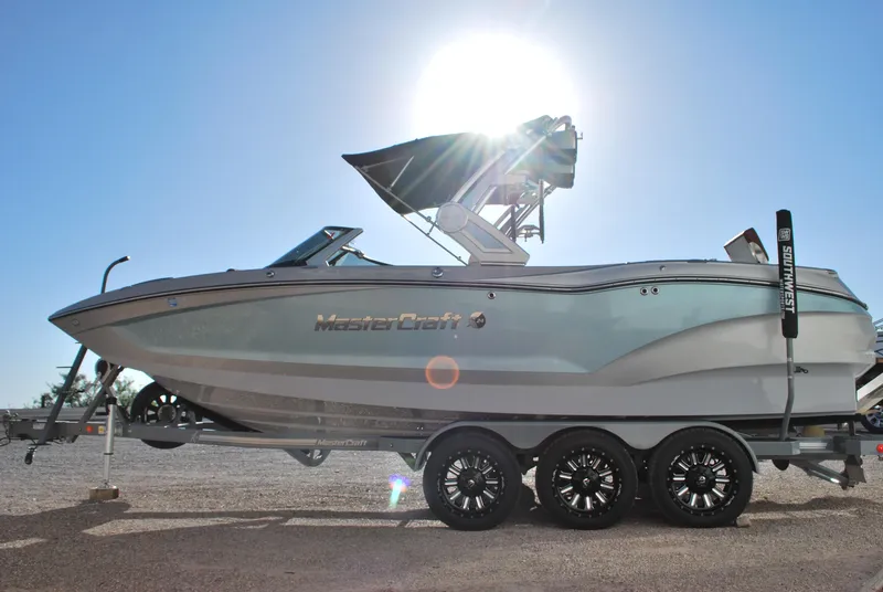 Slide: The Image of MasterCraft X24 2022 - 2