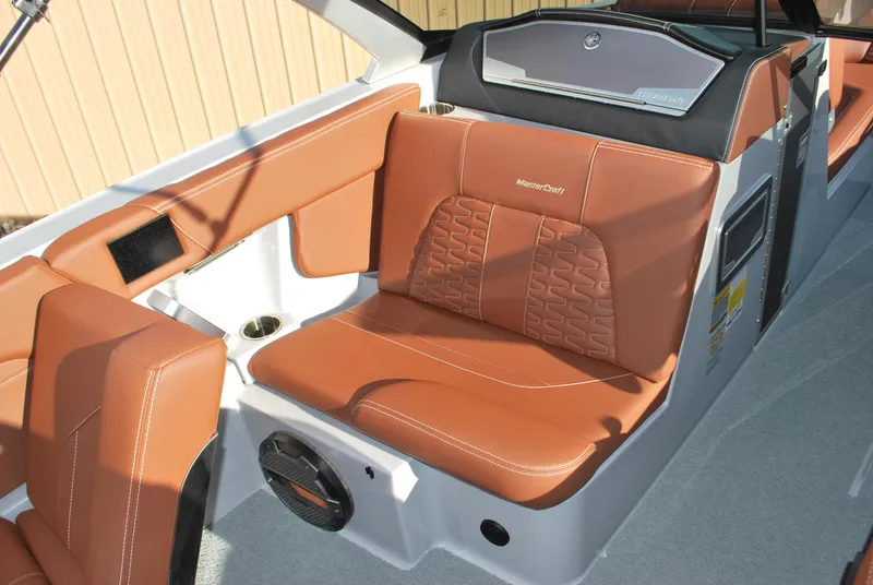 Slide: The Image of MasterCraft X24 2022 - 9