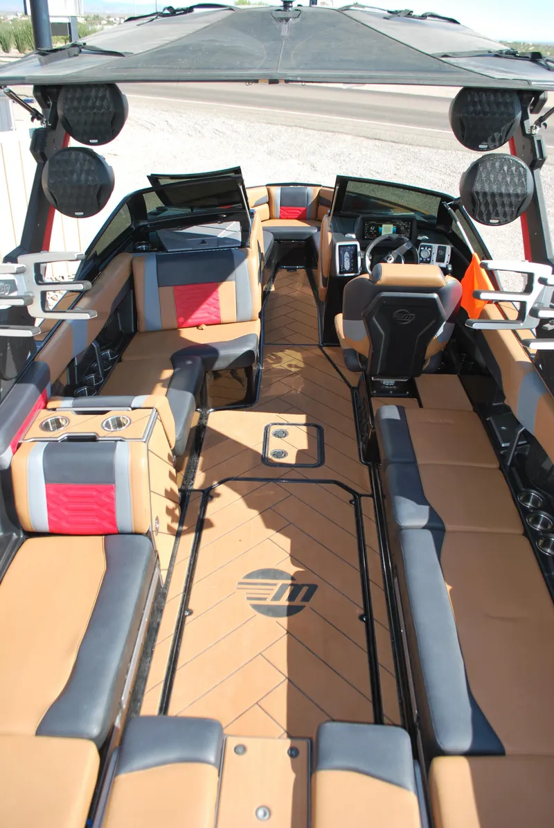 Slide: The Image of Malibu Wakesetter 26 LSV 2023 - 12