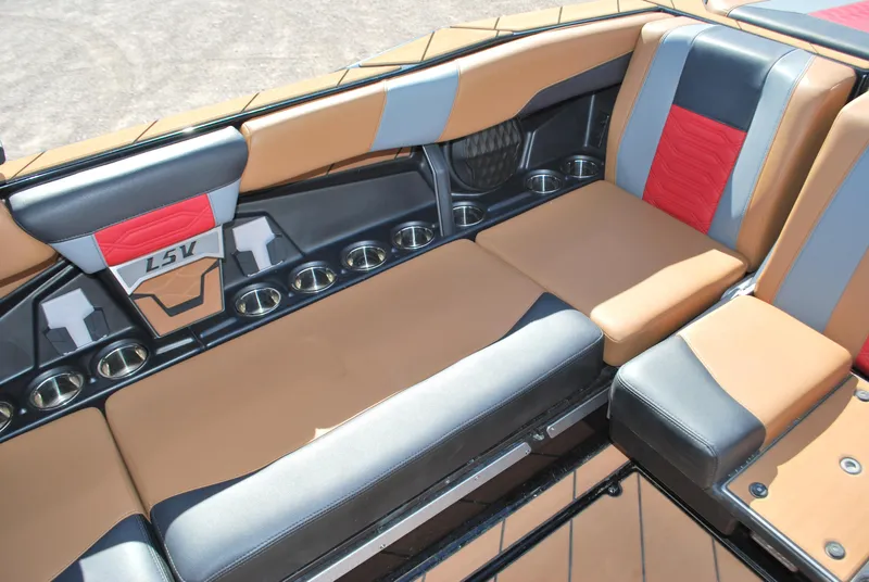 Slide: The Image of Malibu Wakesetter 26 LSV 2023 - 17