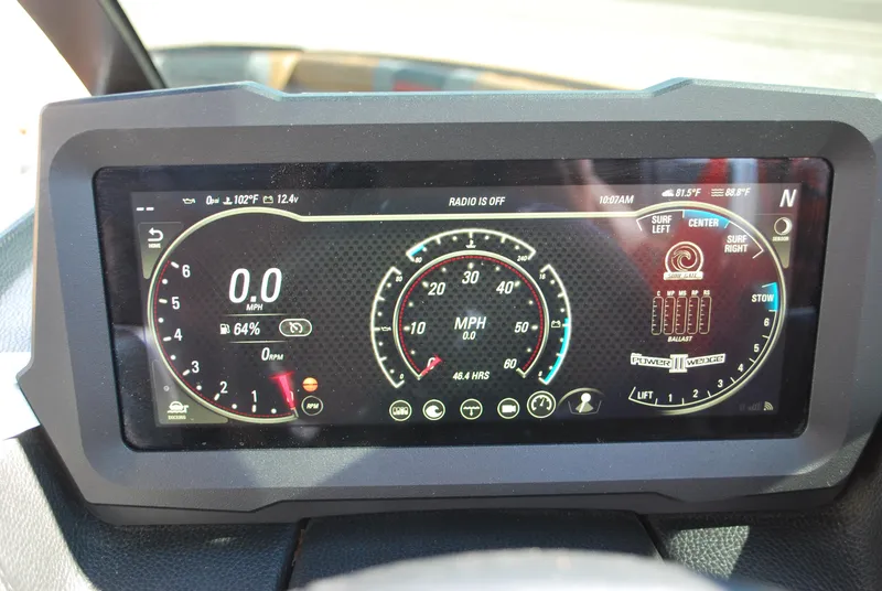 Slide: The Image of Malibu Wakesetter 26 LSV 2023 - 21