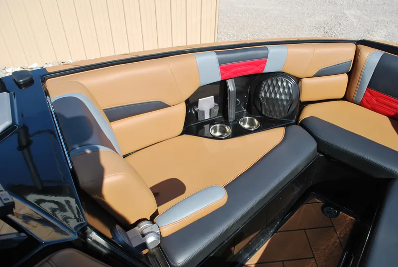 Slide: The Image of Malibu Wakesetter 26 LSV 2023 - 24