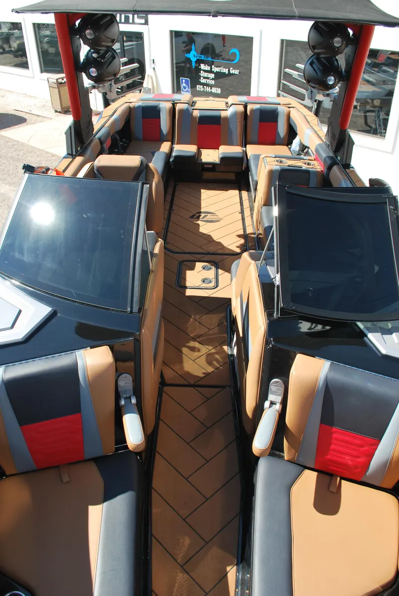 Slide: The Image of Malibu Wakesetter 26 LSV 2023 - 27