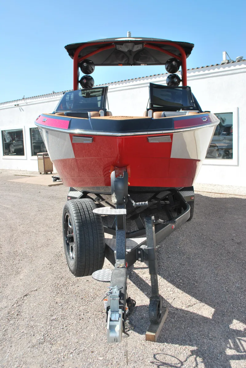 Slide: The Image of Malibu Wakesetter 26 LSV 2023 - 3