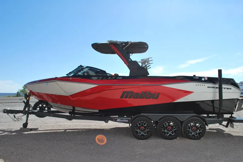 Slide: The Image of Malibu Wakesetter 26 LSV 2023 - 4