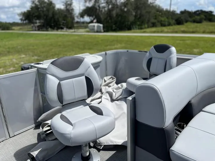 Slide: The Image of Bentley Pontoons Fish 203 4-Point (Sport 3) 2024 - 14