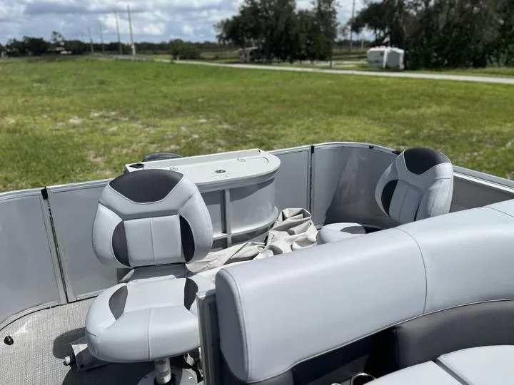 Slide: The Image of Bentley Pontoons Fish 203 4-Point (Sport 3) 2024 - 15