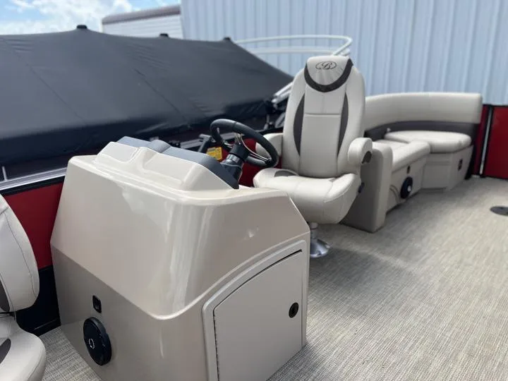 Slide: The Image of Bentley Pontoons Fish 203 Center Walk-Thru 3/4 Tube 2024 - 13