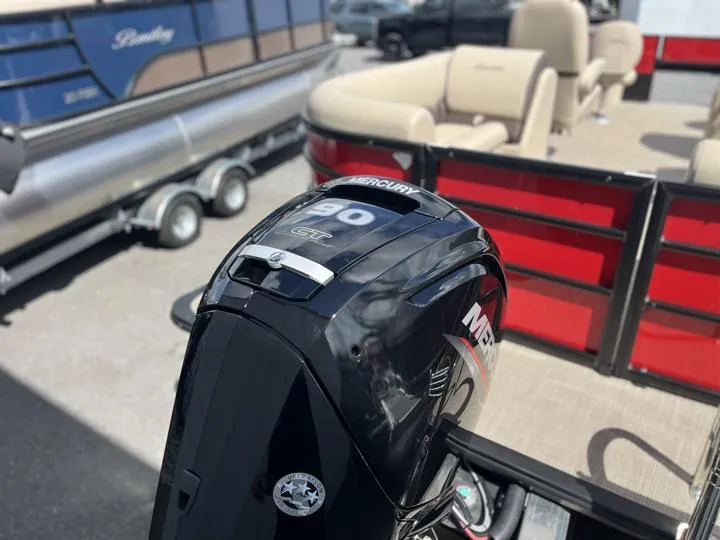 Slide: The Image of Bentley Pontoons Fish 203 Center Walk-Thru 3/4 Tube 2024 - 21