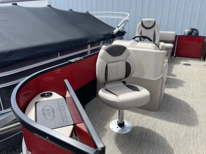 Slide: The Image of Bentley Pontoons Fish 203 Center Walk-Thru 3/4 Tube 2024 - 25