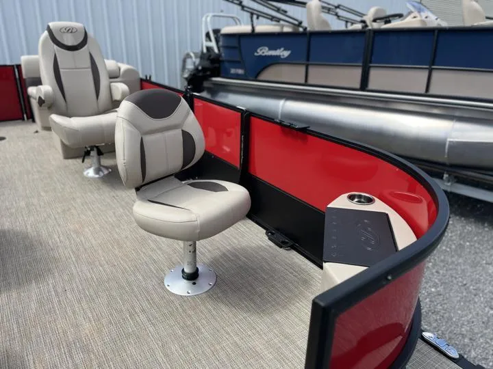 Slide: The Image of Bentley Pontoons Fish 203 Center Walk-Thru 3/4 Tube 2024 - 26