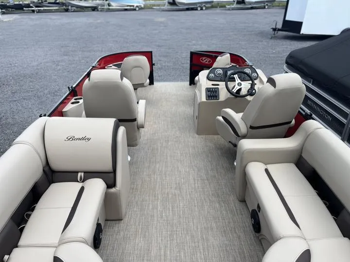 Slide: The Image of Bentley Pontoons Fish 203 Center Walk-Thru 3/4 Tube 2024 - 32