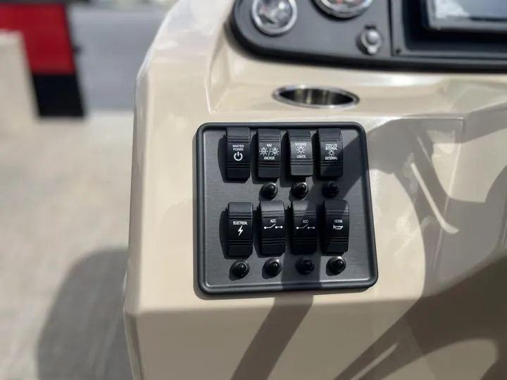 Slide: The Image of Bentley Pontoons Fish 203 Center Walk-Thru 3/4 Tube 2024 - 35