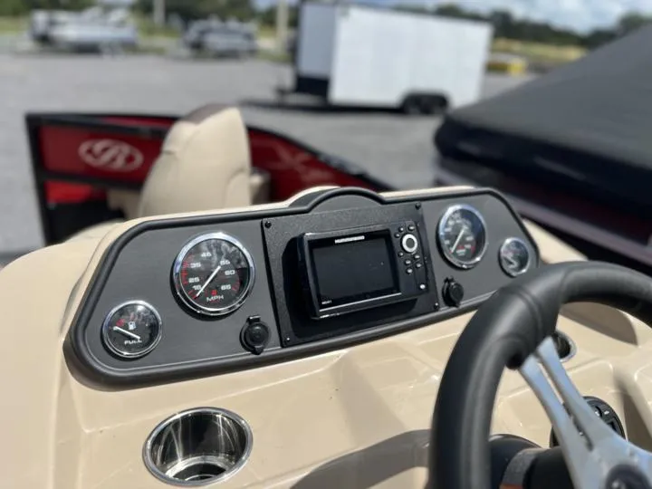 Slide: The Image of Bentley Pontoons Fish 203 Center Walk-Thru 3/4 Tube 2024 - 37