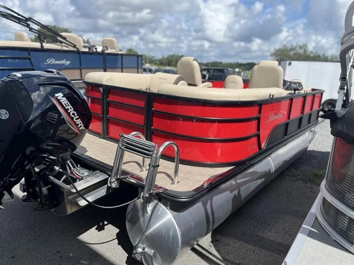 Slide: The Image of Bentley Pontoons Fish 203 Center Walk-Thru 3/4 Tube 2024 - 5