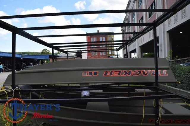 Slide: The Image of Tracker Grizzly® 1036 Jon 2025 - 3