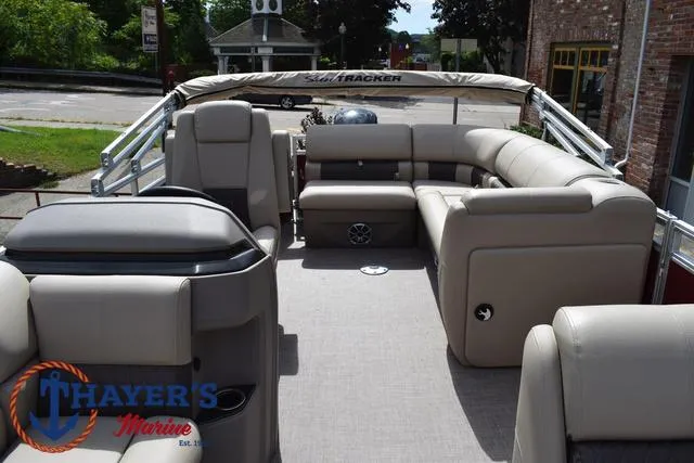 Slide: The Image of Sun Tracker Party Barge 20 DLX 2024 - 23