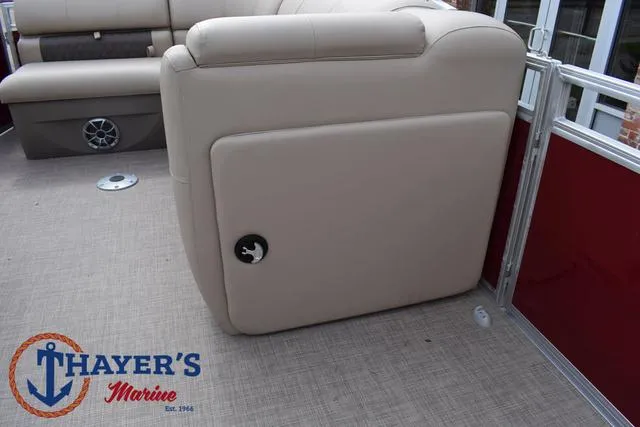 Slide: The Image of Sun Tracker Party Barge 20 DLX 2024 - 26