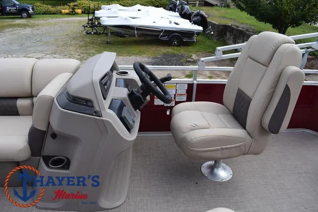 Slide: The Image of Sun Tracker Party Barge 20 DLX 2024 - 29