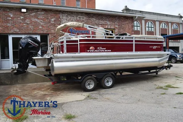 Slide: The Image of Sun Tracker Party Barge 20 DLX 2024 - 3