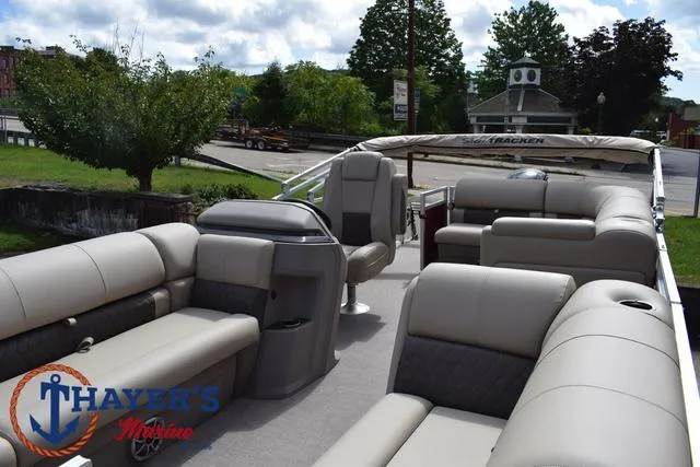 Slide: The Image of Sun Tracker Party Barge 20 DLX 2024 - 48